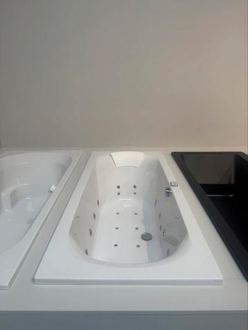 Showroommodel Xenz whirlpool NIEUWPRIJS: €2600,- beschikbaar voor biedingen