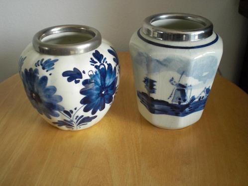 Twee Delfts Blauwe Lepelvaasjes, Antiek en Kunst, Antiek | Keramiek en Aardewerk, Ophalen of Verzenden