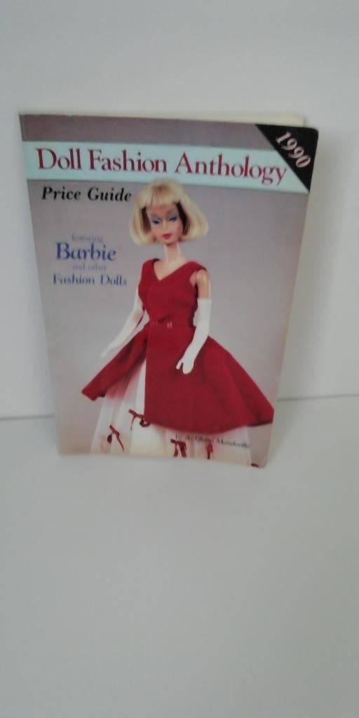 verzamelaars boek: Barbie  dolls fashion anthology, Kinderen en Baby's, Speelgoed | Poppen, Gebruikt, Barbie, Verzenden