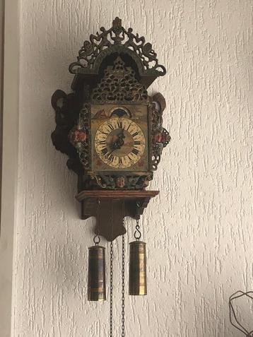 Friese Stoelklok beschikbaar voor biedingen