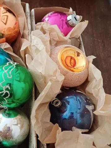 Lot 10 oude gekleurde kerstballen deukbal  beschikbaar voor biedingen