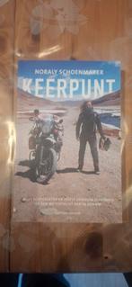 Keerpunt - Noraly Schoenmaker - Reisverhaal, Overige merken, Ophalen of Verzenden, Zo goed als nieuw, Reisgids of -boek