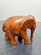 Houten olifantenbeeldje 10 cm hoog, Antiek en Kunst, Kunst | Beelden en Houtsnijwerken, Ophalen of Verzenden