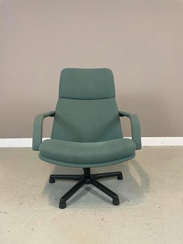 Artifort F154 swivel chair Geoffrey D. Harcourt vintage beschikbaar voor biedingen