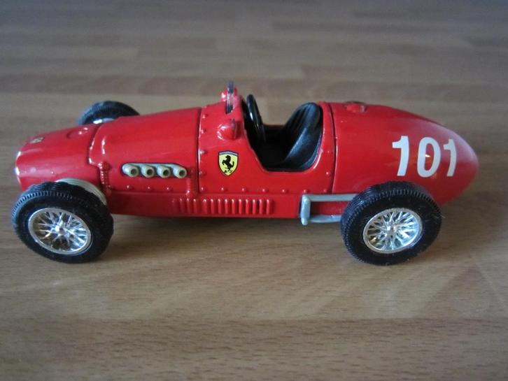 Ferrari 1952 500 F2 1:35, Hobby en Vrije tijd, Modelauto's | 1:32, Zo goed als nieuw, Auto, Overige merken, Ophalen of Verzenden