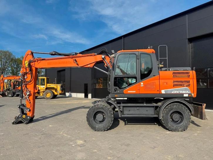Doosan DX140-5 2018 (bj 2018), Zakelijke goederen, Machines en Bouw | Kranen en Graafmachines, Graafmachine