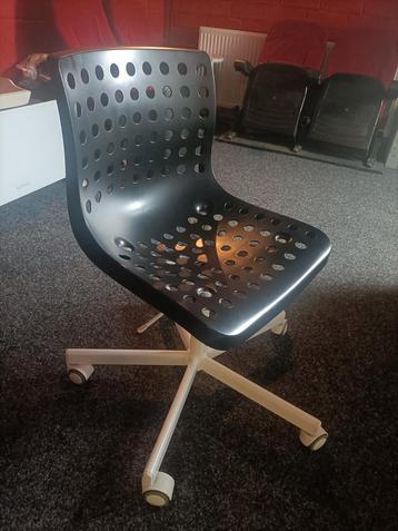 Bureaustoel  beschikbaar voor biedingen