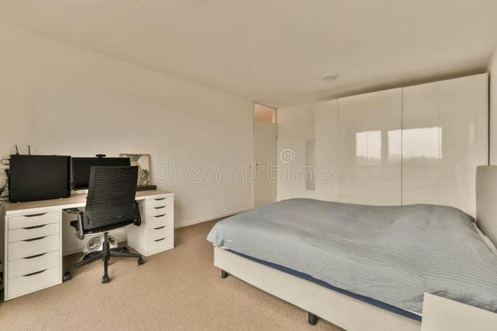 Large room for rent, Eindhoven Meerhoven, expat area, Huizen en Kamers, Kamers te huur, Eindhoven