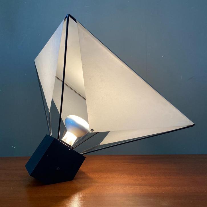 Industrieel design tafellamp aluminium papier Bruno Munari, Huis en Inrichting, Lampen | Tafellampen, Gebruikt, Minder dan 50 cm