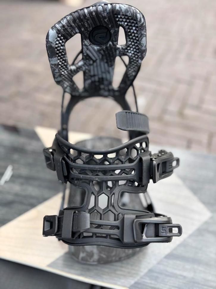 Snowboard 156  compleet  , flow bindingen etc, Sport en Fitness, Snowboarden, Zo goed als nieuw, Board, Ophalen