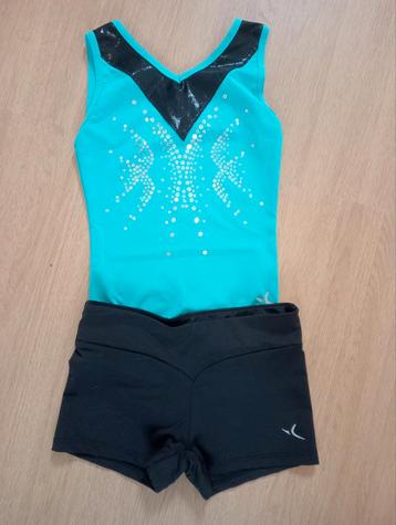 Turnpakje 134/140 maat 10 beschikbaar voor biedingen