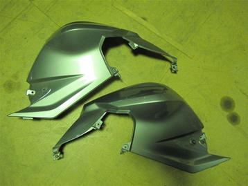 BMW F800R zijkuipen in het grijs model 2009 beschikbaar voor biedingen