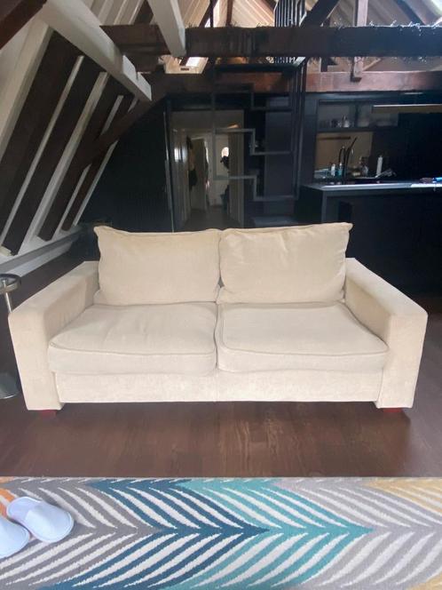 Cream colored couch/sofa, Huis en Inrichting, Banken | Sofa's en Chaises Longues, Zo goed als nieuw, Ophalen