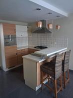 Keuken met toestellen en barstoelen, Ophalen, Gebruikt