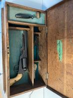 Pistool. Antiek. In kist., Antiek en Kunst, Antiek | Overige Antiek, Verzenden