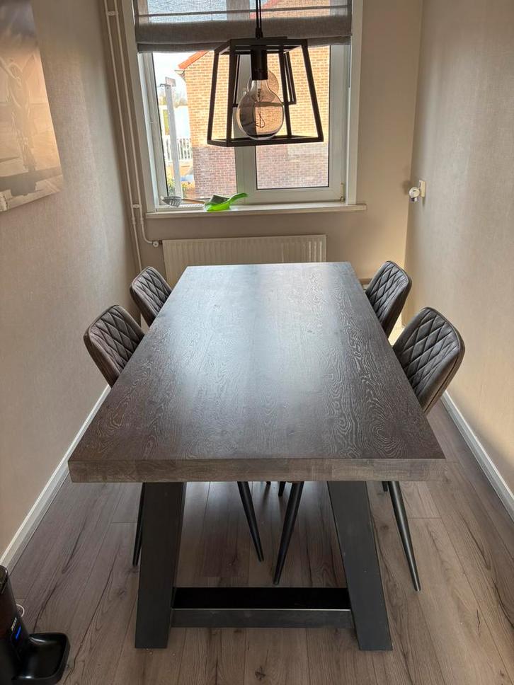 Mooie goedkope eettafel zonder stoelen!, Huis en Inrichting, Complete eetkamers, Zo goed als nieuw, 4 tot 6 stoelen, Ophalen