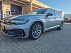 Volkswagen Passat 1.4 TSI Phev 218pk 6-DSG 2020 Grijs, Auto's, Zwart, Passat, Te koop, 750 kg