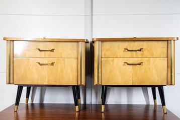 vintage nachtkastjes beschikbaar voor biedingen