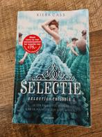 Boek kiera cass de selectie deel 1 young adult ya fantasy, Boeken, Ophalen of Verzenden, Zo goed als nieuw