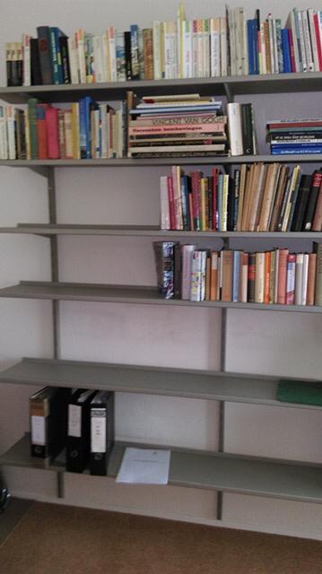Metalen boekenrek, Huis en Inrichting, Kasten | Stellingkasten, Zo goed als nieuw, Ophalen