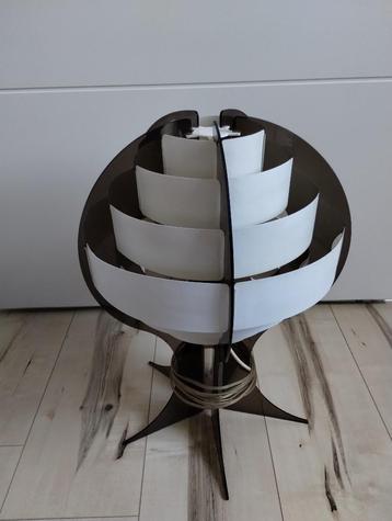 Retro / vintage tafellamp van kunststof beschikbaar voor biedingen