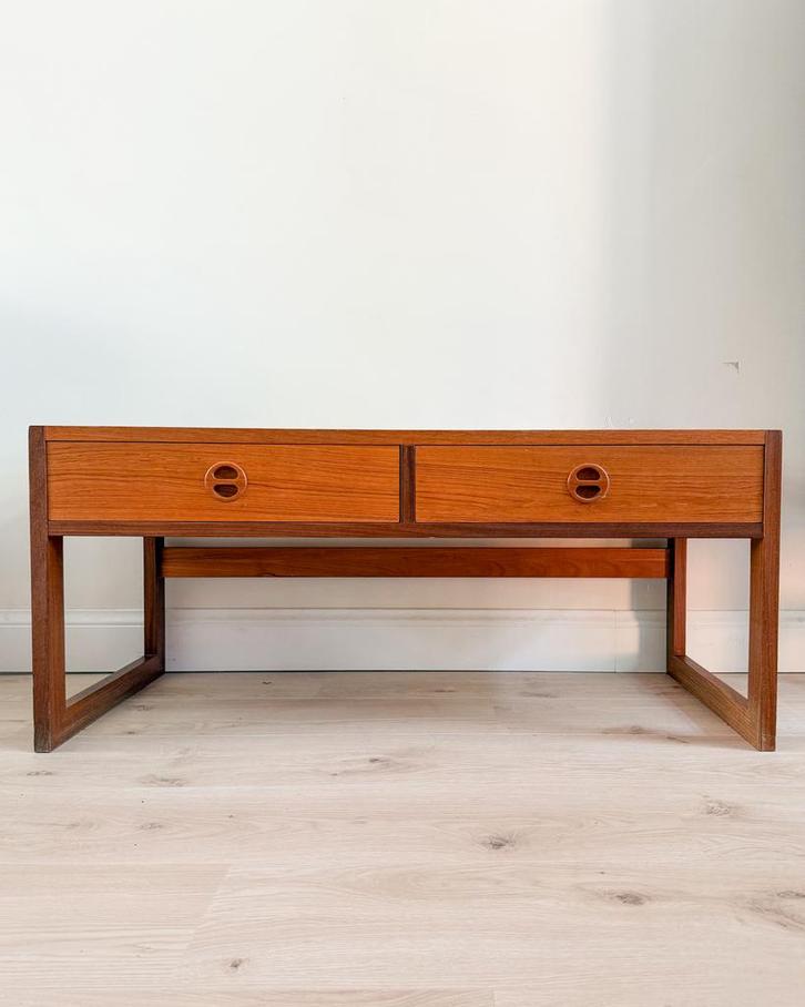 Vintage teak haltafel/dressoir | IKEA | Arne Wahl Iversen, Huis en Inrichting, Tafels | Sidetables, Zo goed als nieuw, 25 tot 50 cm