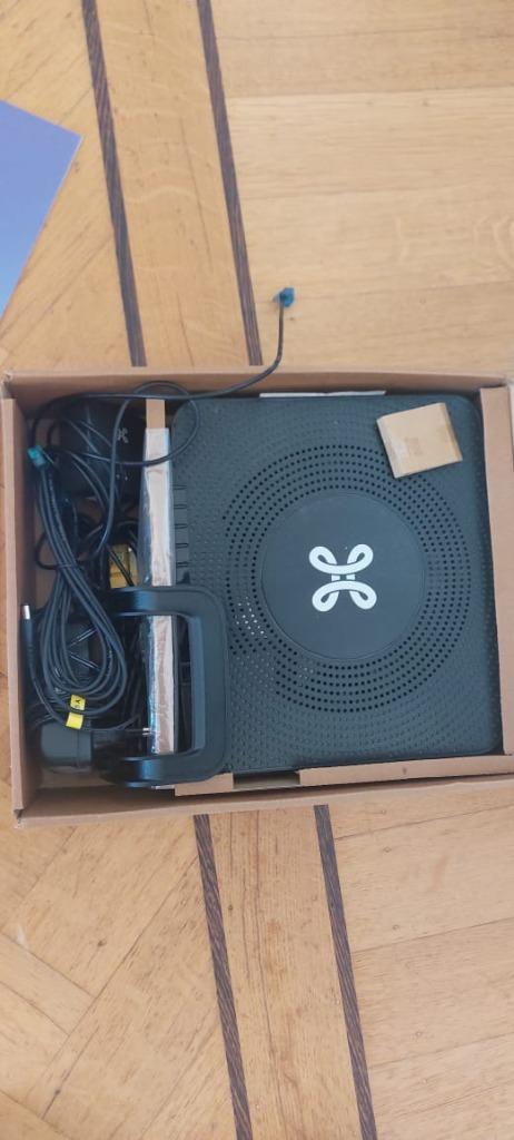 Installatiegids van je modem: Internet Box, b-box 3V+, Computers en Software, Routers en Modems, Zo goed als nieuw, Router met modem