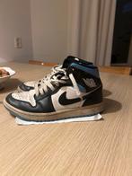 Nike Air Jordan 1 Retro Mid SE WMNS University Blue, Kleding | Heren, Schoenen, Ophalen of Verzenden, Gedragen, Blauw, Sneakers of Gympen