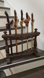 5 X Javaanse Krissen verzameling + houten ploncon standaard, Ophalen