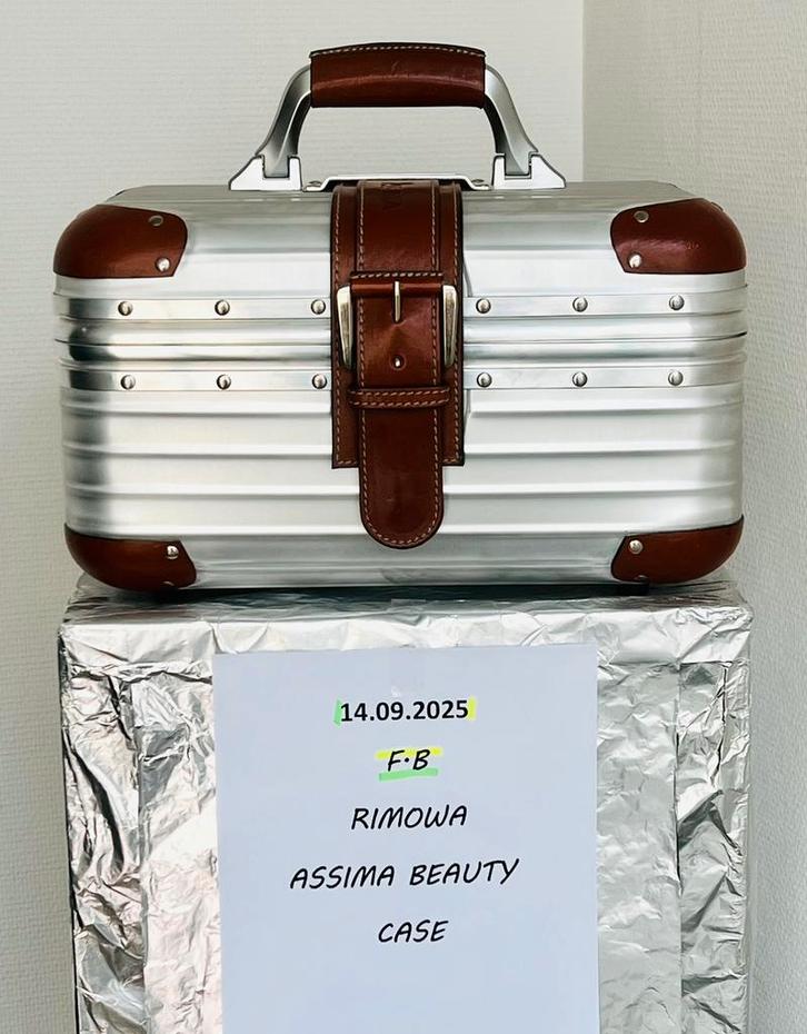 RIMOWA ASSIMA BEAUTY CASE, Sieraden, Tassen en Uiterlijk, Koffers, Zo goed als nieuw, Metaal, Minder dan 50 cm, Ophalen