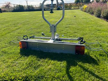 Trekhaak fietsendrager voor 2 fietsen beschikbaar voor biedingen