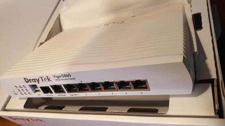 Draytec Vigor 2860, Computers en Software, Routers en Modems, Zo goed als nieuw, Router met modem, Ophalen of Verzenden