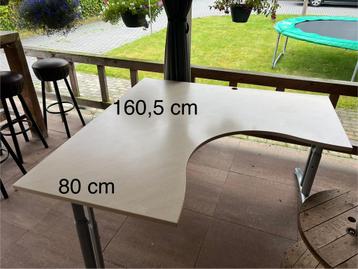 Hoek bureau, 160,5 x 80cm, in hoogte verstelbaar beschikbaar voor biedingen