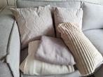 2 kussens en 3 plaids, Huis en Inrichting, Ophalen, Zo goed als nieuw