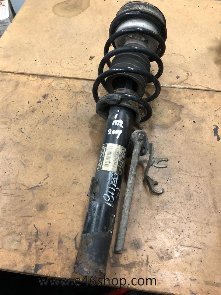 VEERPOOT SCHOKBREKER RECHTS BMW "1 e81 e82, Auto-onderdelen, Ophanging en Onderstel, BMW, Gebruikt, Ophalen of Verzenden