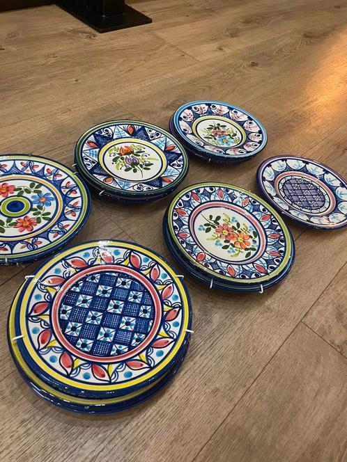 Handgeschilderde bordjes 12 stuks 20 cm, Antiek en Kunst, Antiek | Keramiek en Aardewerk, Ophalen of Verzenden