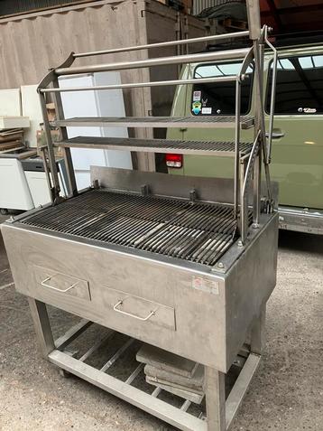 Houtskool Bbq. Open Barbeque  beschikbaar voor biedingen