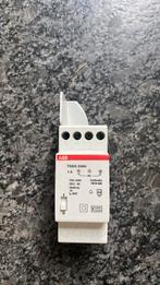ABB Beltrafo 8V 1A, Ophalen of Verzenden, Zo goed als nieuw, Schakelaar