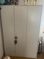 Ikea 3 deurs kast, Huis en Inrichting, Kasten | Lockerkasten, Ophalen, Zo goed als nieuw