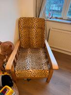 Panterprint stoel met houten frame, Huis en Inrichting, Fauteuils, Ophalen, Minder dan 50 cm, Gebruikt, Minder dan 75 cm