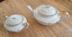 Antiek theeservies met 10 kop en schotels, wit / goud randje, Antiek en Kunst, Antiek | Servies compleet, Ophalen of Verzenden