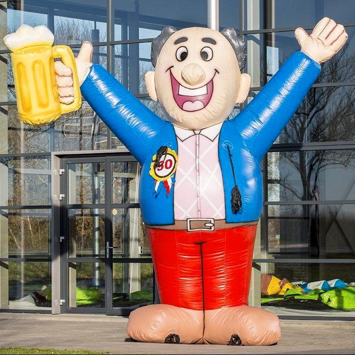 Opblaasbare Abraham huren – dé blikvanger van het feest, Hobby en Vrije tijd, Feestartikelen | Verhuur, Zo goed als nieuw, Abraham of Sarah