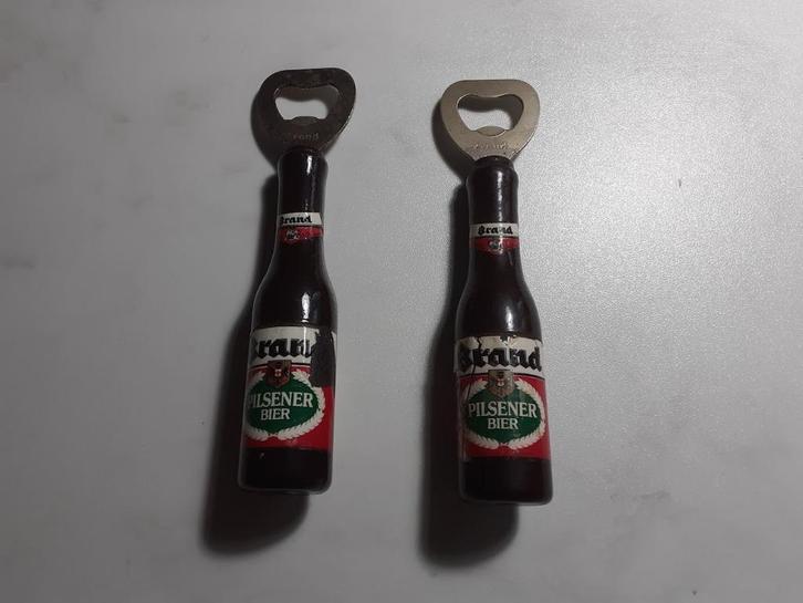 Twee flessenopeners van Brand bier, Verzamelen, Biermerken, Gebruikt, Brand, Ophalen of Verzenden