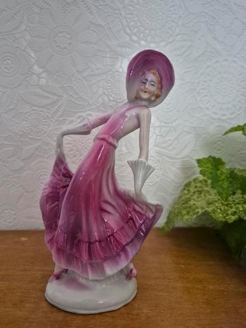 Art deco porselein beeldje meisje.  beschikbaar voor biedingen