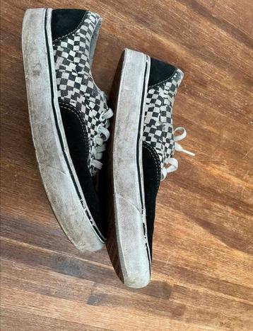 Vans fijne gympen maat 41 zwart wit suède   beschikbaar voor biedingen