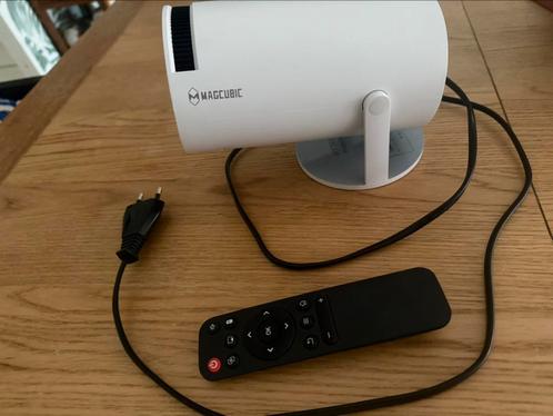 MAgCubic projector met mediaspeler, Audio, Tv en Foto, Beamers, Zo goed als nieuw, LED, Ophalen of Verzenden