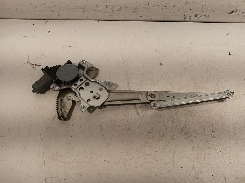 Raammechaniek elektrisch links voor Suzuki SX4, Onderdelen@venauto.nl, Van der Ven Autorecycling B.V., Gebruikt, Ettenseweg 76, 4706 PB Roosendaal, The Netherlands