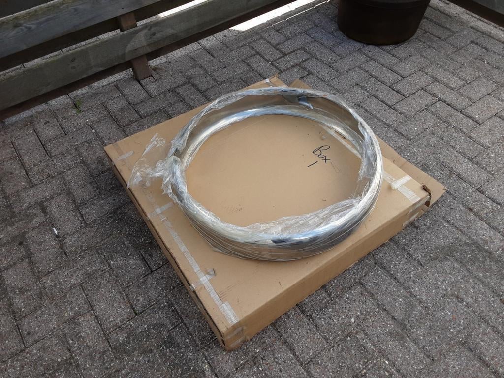 A FORD Inbouwset Voorscherm Reservewiel 19 Inch, Ophalen of Verzenden, Voor, Ford, Spatbord