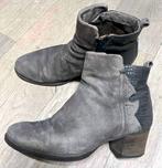 Piedi Nudi Dameslaarsjes Maat 40, Kleding | Dames, Schoenen, Ophalen of Verzenden, Gedragen, Grijs, Lage of Enkellaarzen