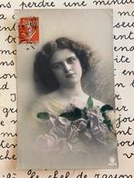 St. Etienne 15-1-1911 - Dame met rozen, Verzamelen, Ansichtkaarten | Themakaarten, Ophalen of Verzenden, Voor 1920, Gelopen, Overige thema's